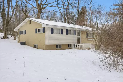 3801 Greenfield Rd, Allison Park, PA 15101 photo 4