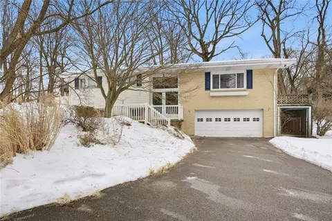 3801 Greenfield Rd, Allison Park, PA 15101