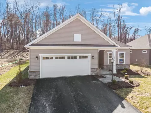 208 Walton Cir, Hopewell Twp, PA 15001