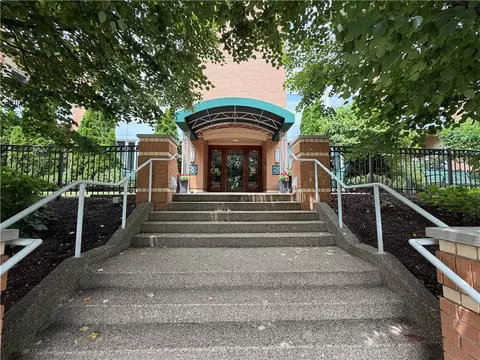 5859 Beacon St #2003, Pittsburgh, PA 15217