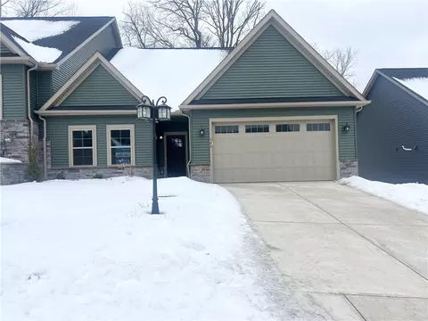 107 Hemingway Ln, Coraopolis, PA 15108