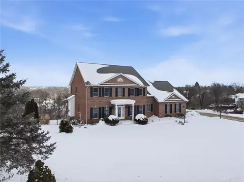 1022 Lexington Dr, Export, PA 15632 photo 2