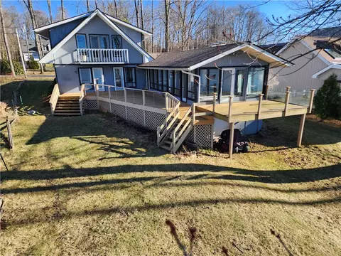 224 Latonka Dr, Mercer, PA 16137