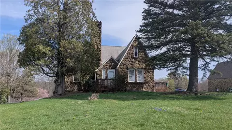 324 Sunset Dr, Butler, PA 16001