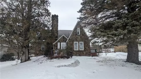 324 Sunset Dr, Butler, PA 16001