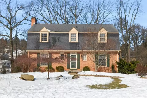 1069 Woodhill Dr, Gibsonia, PA 15044
