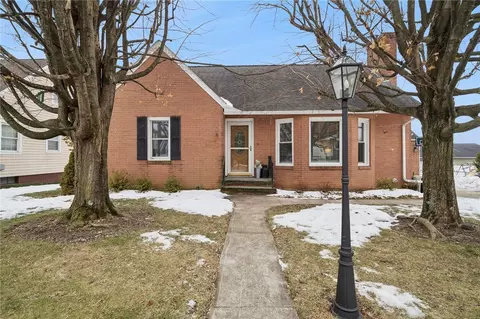 2527 Raymond Ave, Latrobe, PA 15650