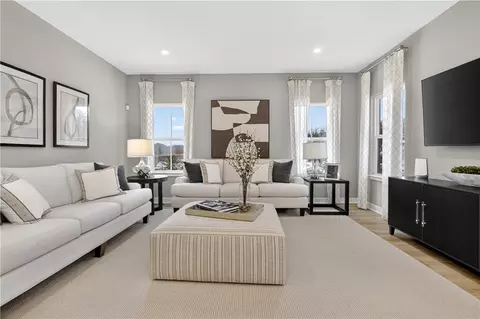 Living - 390 Dana Dr, Eighty Four, PA 15330 photo 3 of 3