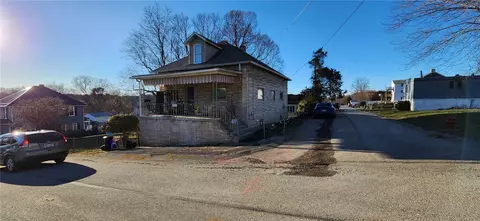 2013 East St, Cardale, PA 15420