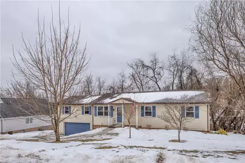 10 Danbury Dr, Greensburg, PA 15601