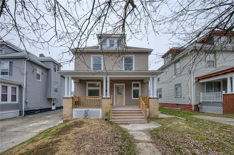 923 Adams St, New Castle, PA 16101