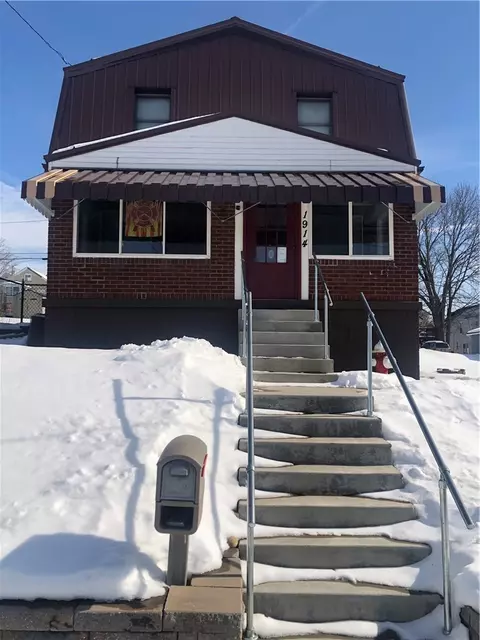 1914 Alcoa Dr, New Kensington, PA 15068