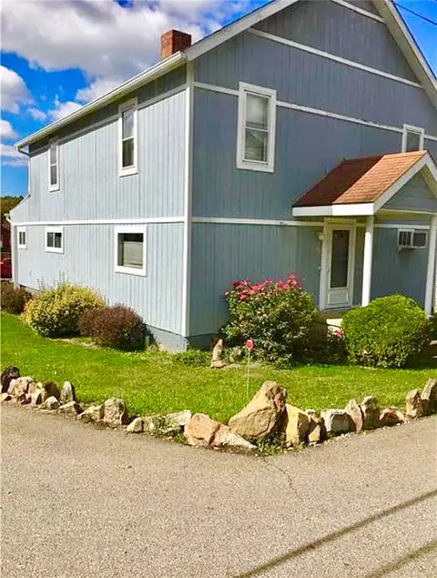 160 Main St, Allison, PA 15413