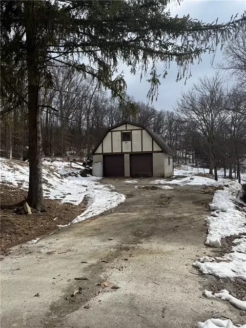 275 Old Scales Rd, Washington, PA 15301
