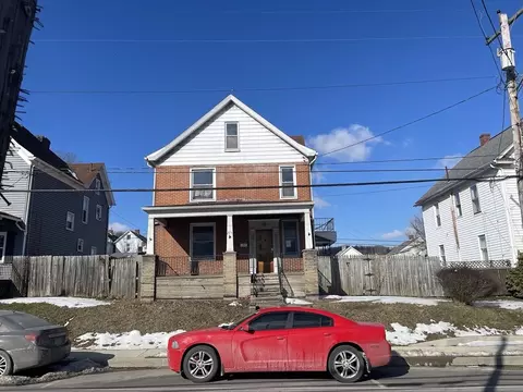 215 N 4th St, Youngwood, PA 15697