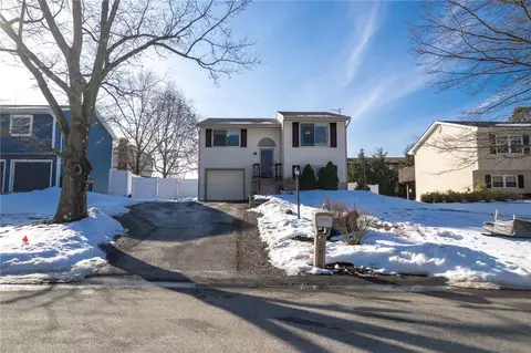 200 Kirkwood Dr, Cranberry Township, PA 16066