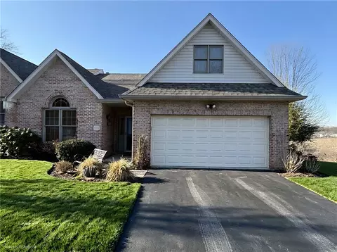 322 Woodcrest Dr, Coraopolis, PA 15108