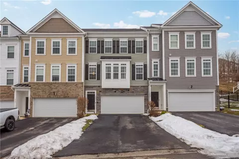 2267 Flint Dr, Washington, PA 15301