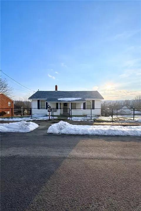 380 Monroe Ave, Leechburg, PA 15656