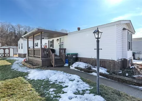 76 Hidden Valley Dr, Finleyville, PA 15332