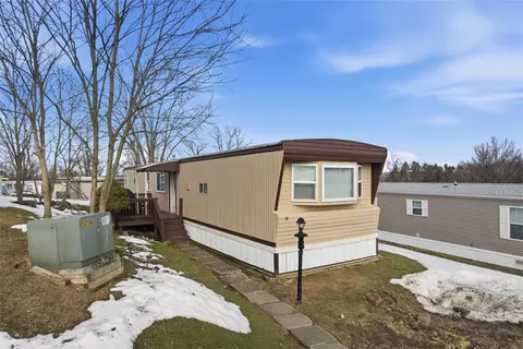 34 Leesburg Ct, Imperial, PA 15126