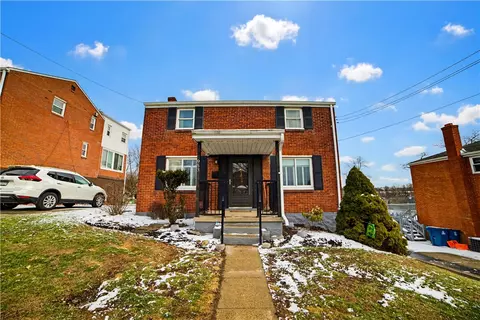 953 Elizabeth St, Pittsburgh, PA 15221