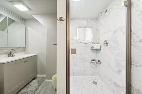 Bath - 1734 E Carson St, Pittsburgh, PA 15203 photo 2 of 4