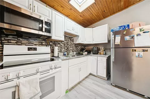 Kitchen - 1734 E Carson St, Pittsburgh, PA 15203 photo 1 of 4
