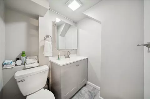 Bath - 1734 E Carson St, Pittsburgh, PA 15203 photo 3 of 4
