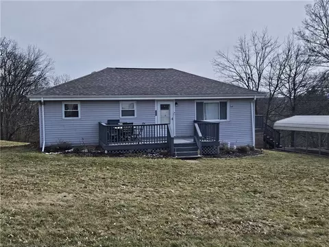 302 Wylie Ave, Houston, PA 15342