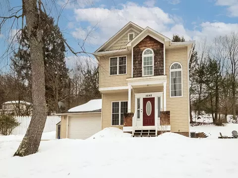 5648 Monroe Cir, Export, PA 15632 photo 2