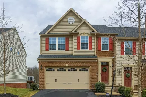 217 Noble Woods Dr, Coraopolis, PA 15108