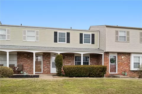 1904 Kirkby Dr, South Park, PA 15129