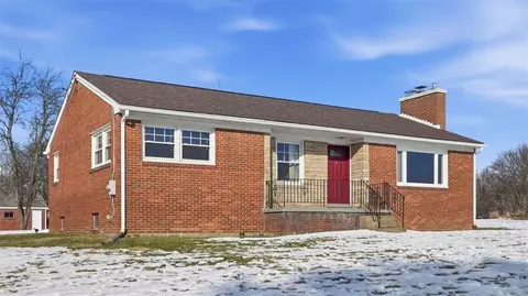 2120 Pococen Dr, Moon Twp, PA 15108