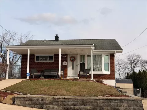 212 Kingston Dr, Pittsburgh, PA 15235