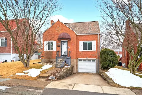 220 Harden Ave, Duquesne, PA 15110