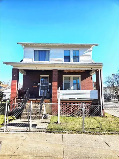 118 S 12th St, Jeannette, PA 15644