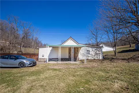 398 Sugar Run Rd, Waynesburg, PA 15370