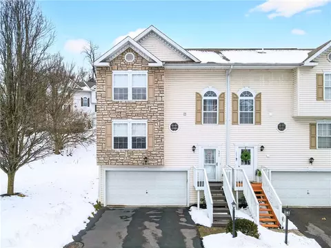 202 Mountain Dr, Carnegie, PA 15106