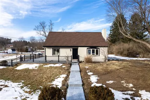 8617 Peters Rd, Cranberry Township, PA 16066