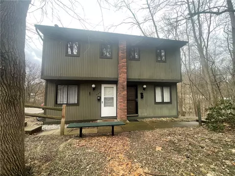 446 Crosby Dr, Canonsburg, PA 15317