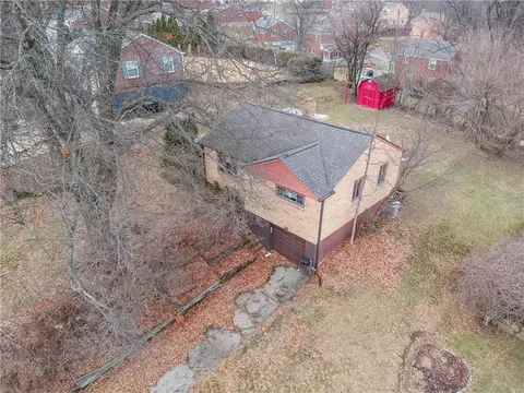 1275 Balmoral Dr, Pittsburgh, PA 15237