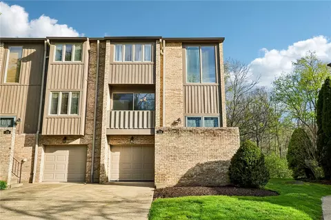 324 Central Dr, Cranberry Township, PA 16066