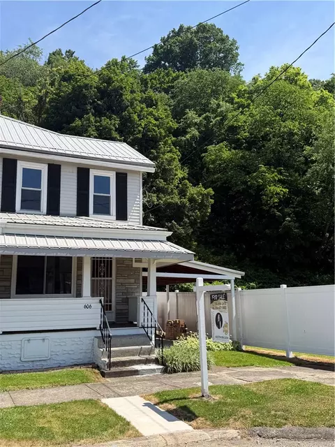 606 6th Ave, Ford City, PA 16226