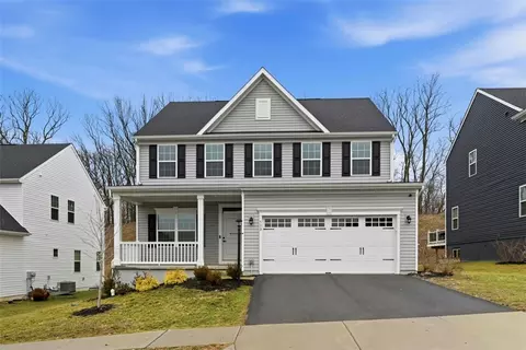 530 Blake Dr, Zelienople, PA 16063