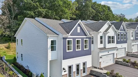 158 River Ridge Dr, Moon Twp, PA 15108