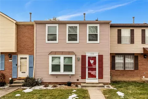 176 W Russets Cir, Bridgeville, PA 15017