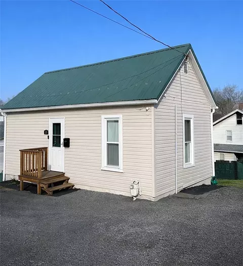 33 Violet Ave, Washington, PA 15301