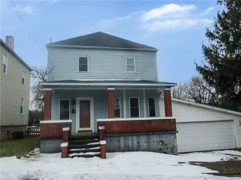 137 W Painter St, Connellsville, PA 15425