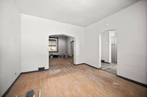 Entry Way - 808 E 10th Ave, Munhall, PA 15120 photo 1 of 5